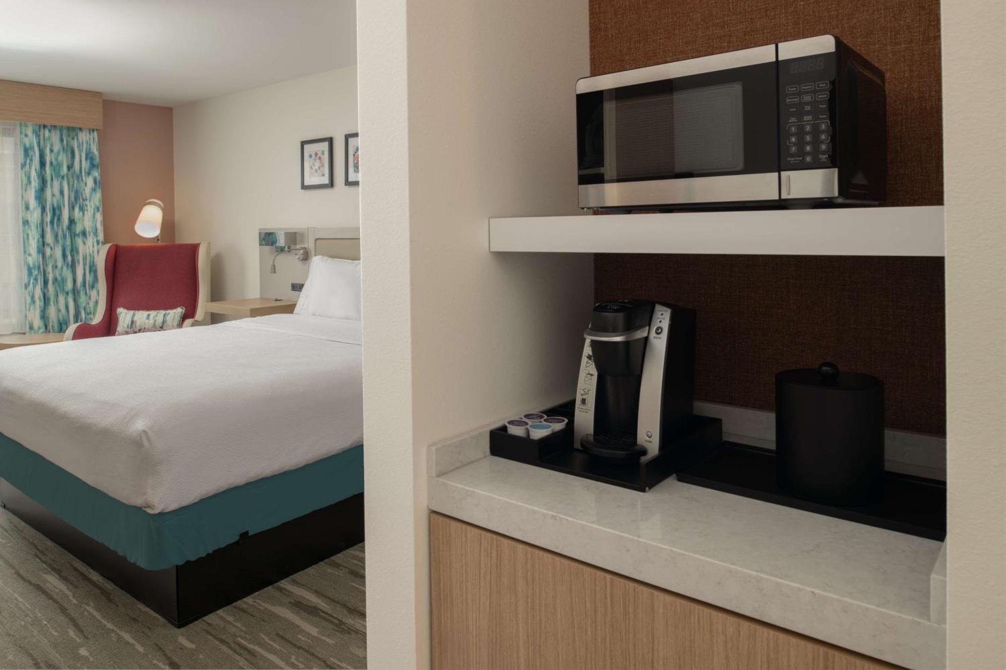 Hilton Garden Inn Tacoma Downtown Экстерьер фото